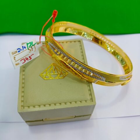 Kultari Gold Plated Mens Kada: A Way to Make a Statement Without Saying a Word